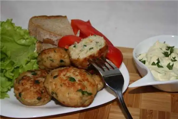 Мини котлетки с соусом айоли