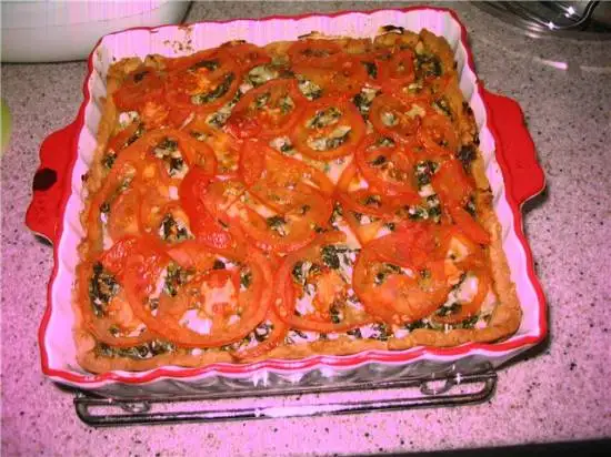 Пирог с помидорами и шпинатом