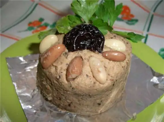 Паштет из фасоли с черносливом