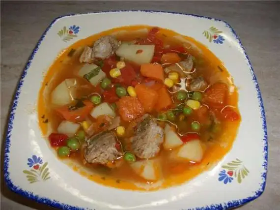 Густой суп с кукурузой, горошком и тыквой