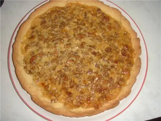 Пирог с орехами и сгущенкой