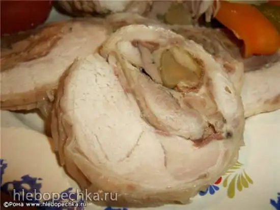 Рулет из суповой курицы с белыми грибами и печенью (в медленноварке)