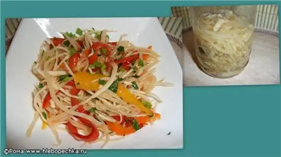 Салат из свежих перца, капусты и маринованного сельдерея