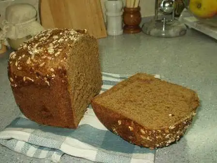 Черный пивной хлеб с отрубями