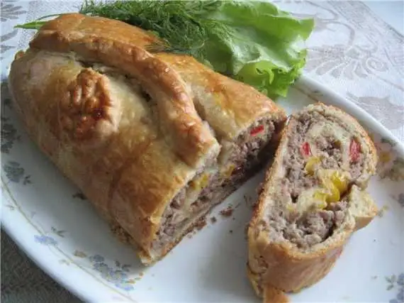 Пирог-рулет с мясом