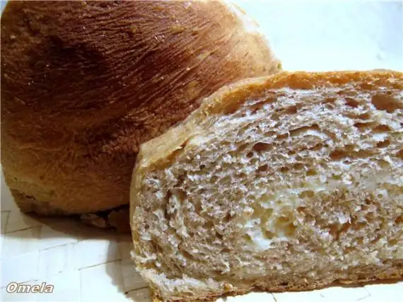 Хлеб пшеничный с цельным зерном и брынзой на закваске