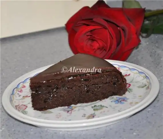 Торт шоколадно-абрикосовый по мотивам Sachertorte (венского торта «Захер»)