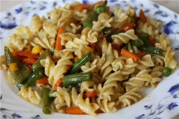Макароны с овощами