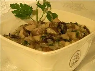 Грибное рагу с сельдереем