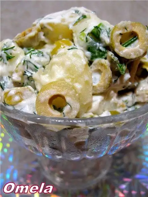Салат картофельный с оливками