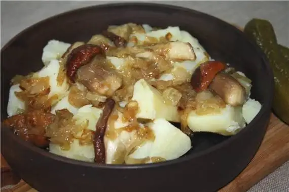 Картофель отварной с белыми грибами