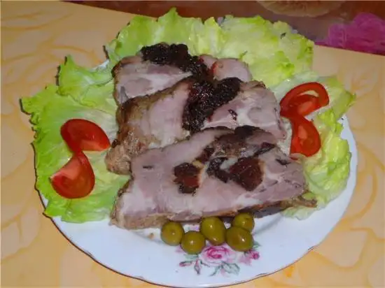 Свиная шейка с черносливом