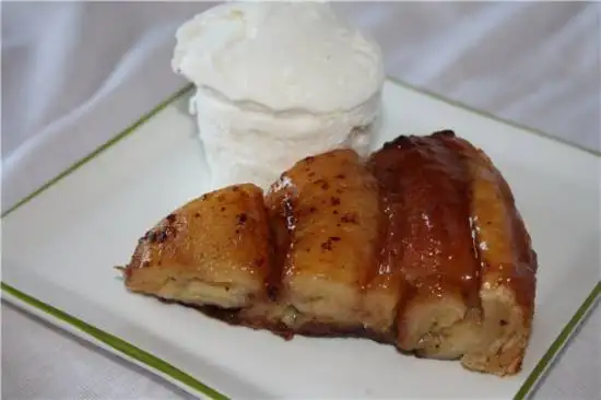 Пирог-перевертыш шоколадный с карамельными бананами