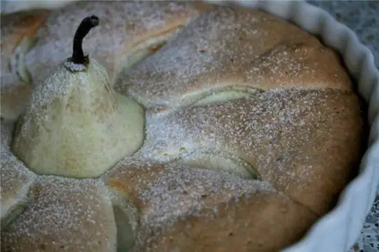 Шарлотка с грушами