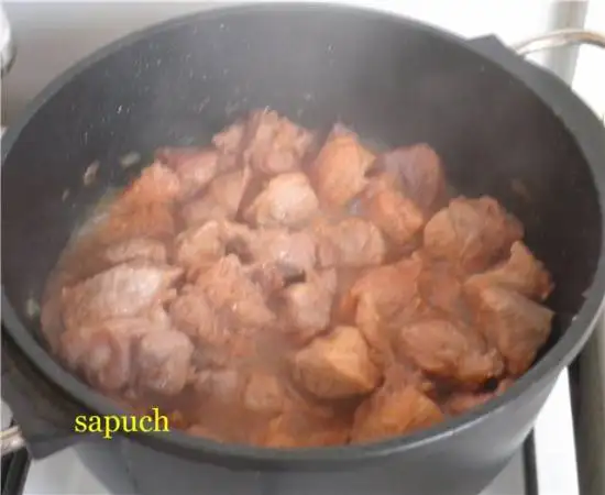 Свинина в карамели (Saute de porc au caramel)