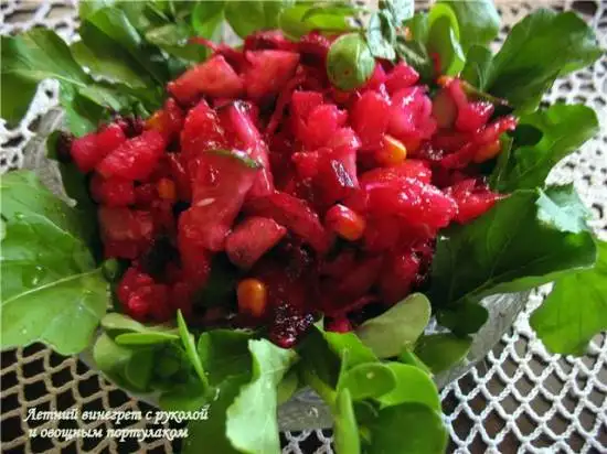 Летний винегрет с руколой и овощным портулаком