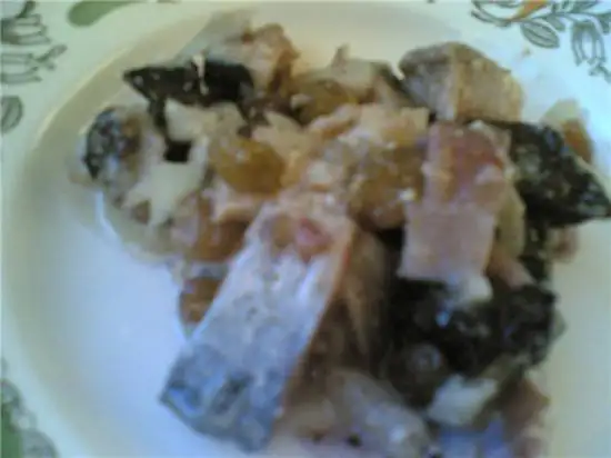 Закуска сельдь с орехами и черносливом