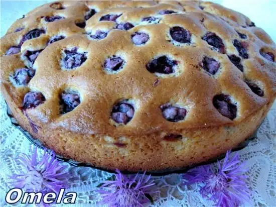 Пирог с вишней быстрый