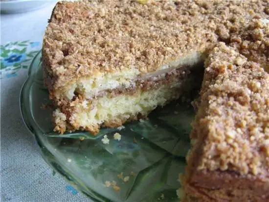 Пирог яблочный с ореховой крошкой