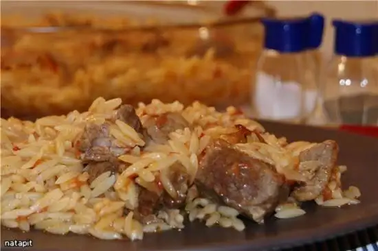 Гюветч из мяса и пасты орзо