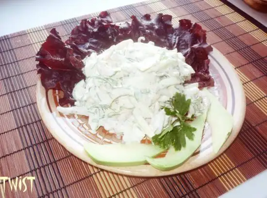 Салат из морепродуктов с авокадо
