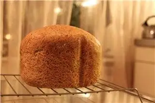 Пшеничный хлеб с молотыми семенами льна и цельнозерновой мукой