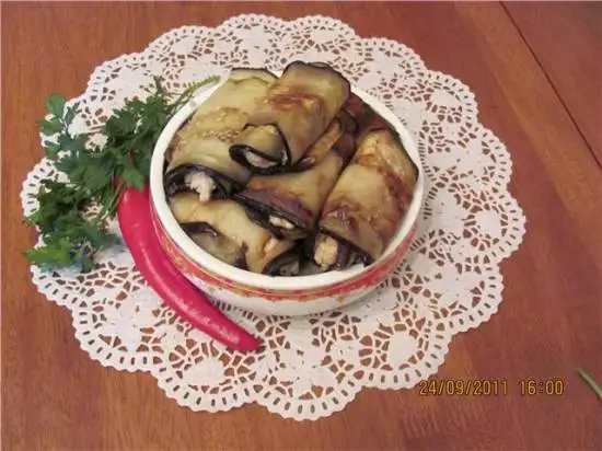 Баклажановые рулетики