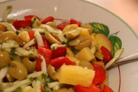 Курица с ананасом (салат) - вариации на тему