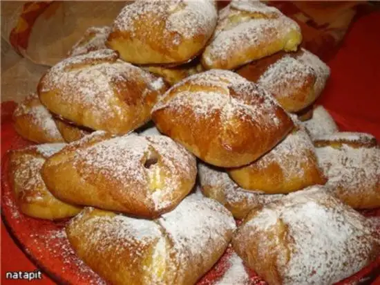 Подушечки с творогом и вишней