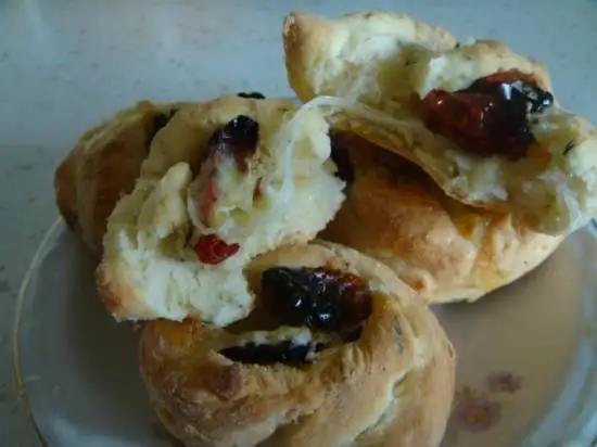 Булочки сливочные с помидорами и моцареллой