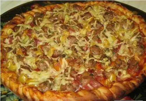 Пицца с мясными шариками