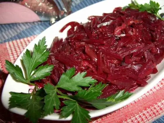 Гарнир из свеклы и яблока