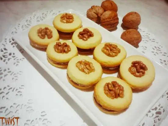 Печенье с ореховой начинкой