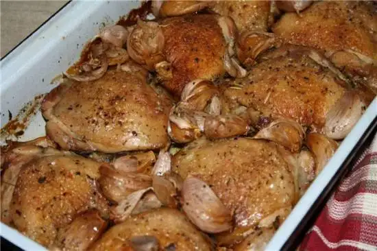 Курица с 40 зубочками чеснока