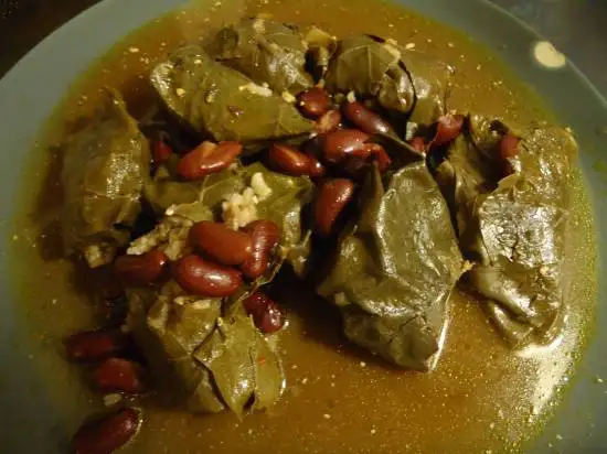 Япраки (фаршированные листья винограда)
