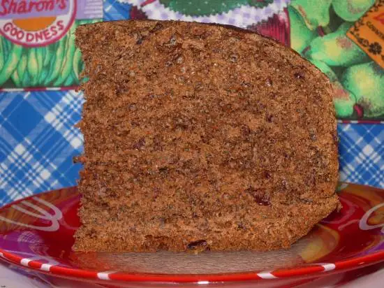Шоколадный хлеб с вишней и маком