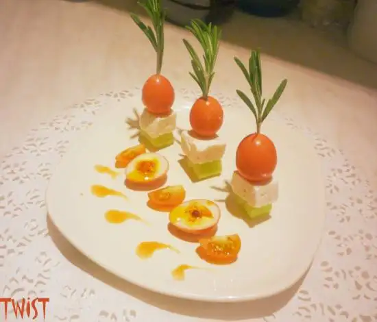 Закуска «Пикантная» с маринованными перепелиными яйцами