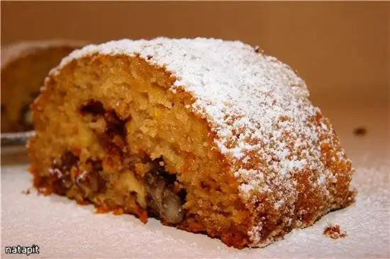 Кекс-бабка с яблоками, орехами и изюмом