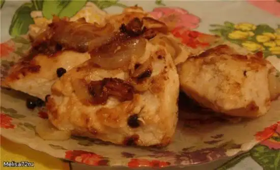 Курица в луковом соусе