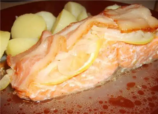Красная рыба под беконом, запечённая в фольге