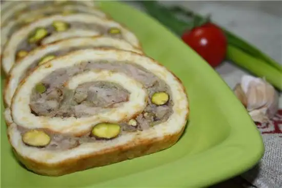 Рулет с мясным фаршем