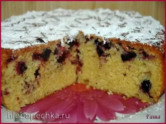 Пирог с чёрной смородиной и кунжутом