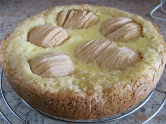 Пирог яблочный со сливочным кремом (мультиварка Aurora)