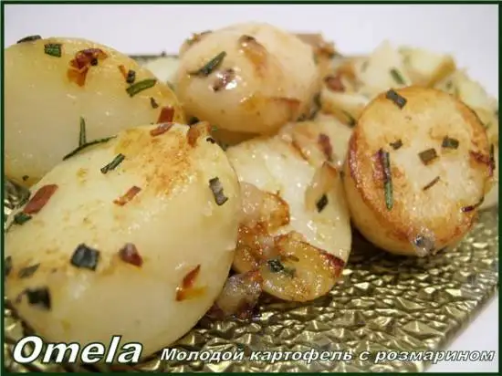 Молодой картофель с розмарином