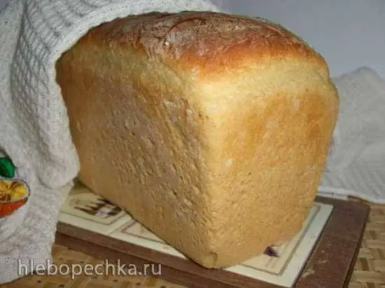 Хлеб пшеничный с мягким сыром на кальвадосе