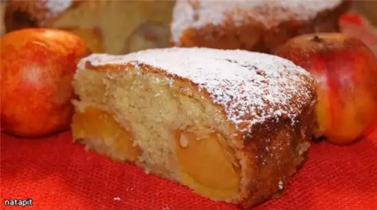 Пирог с нектаринами