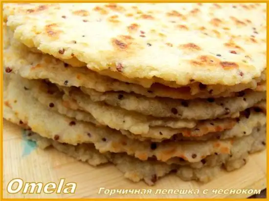 Горчичная лепёшка с чесноком