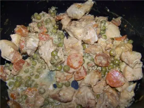 Куринное филе с морковью и зеленым горошком в мультиварке Moulinex Minute Cook