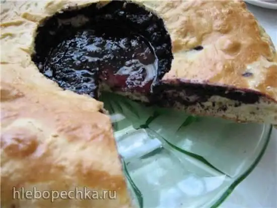 Ягодный пирог с чашечкой
