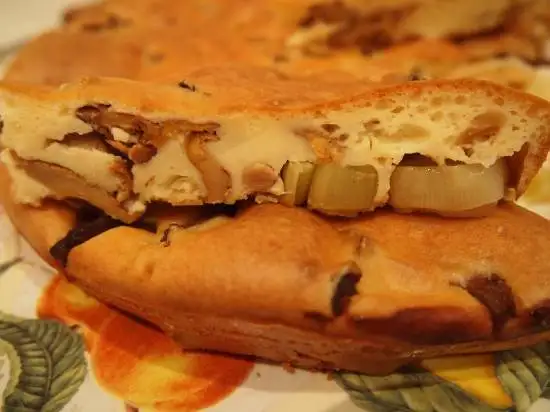 Пирог с лисичками